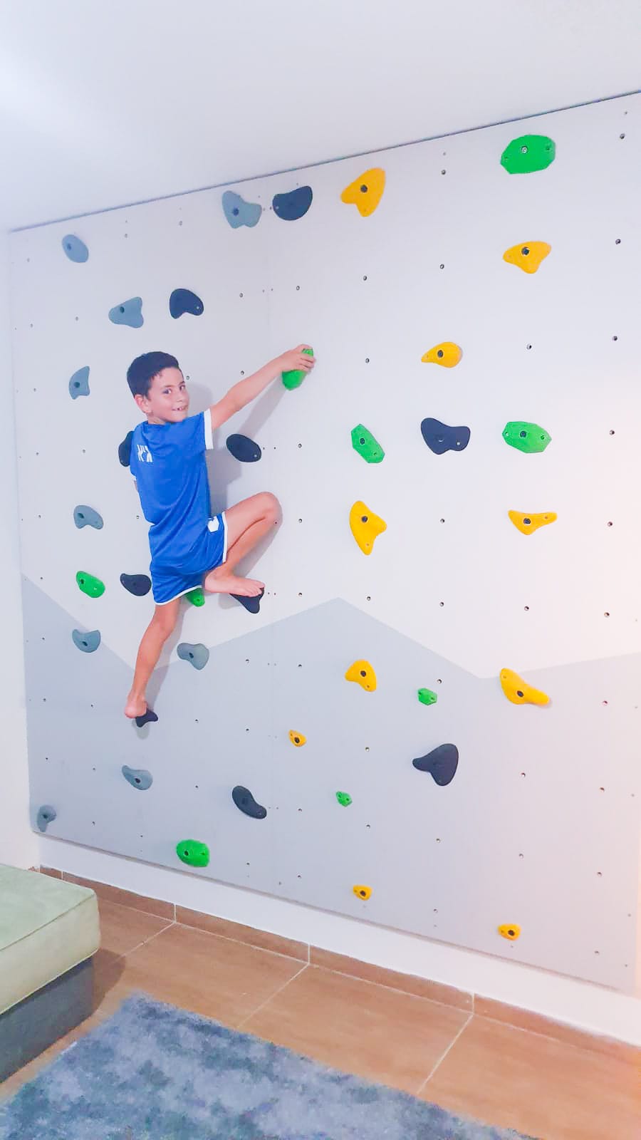 קיר טיפוס בבית